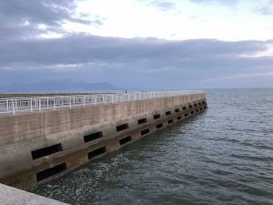 宇土道の駅の宇土マリーナの堤防写真